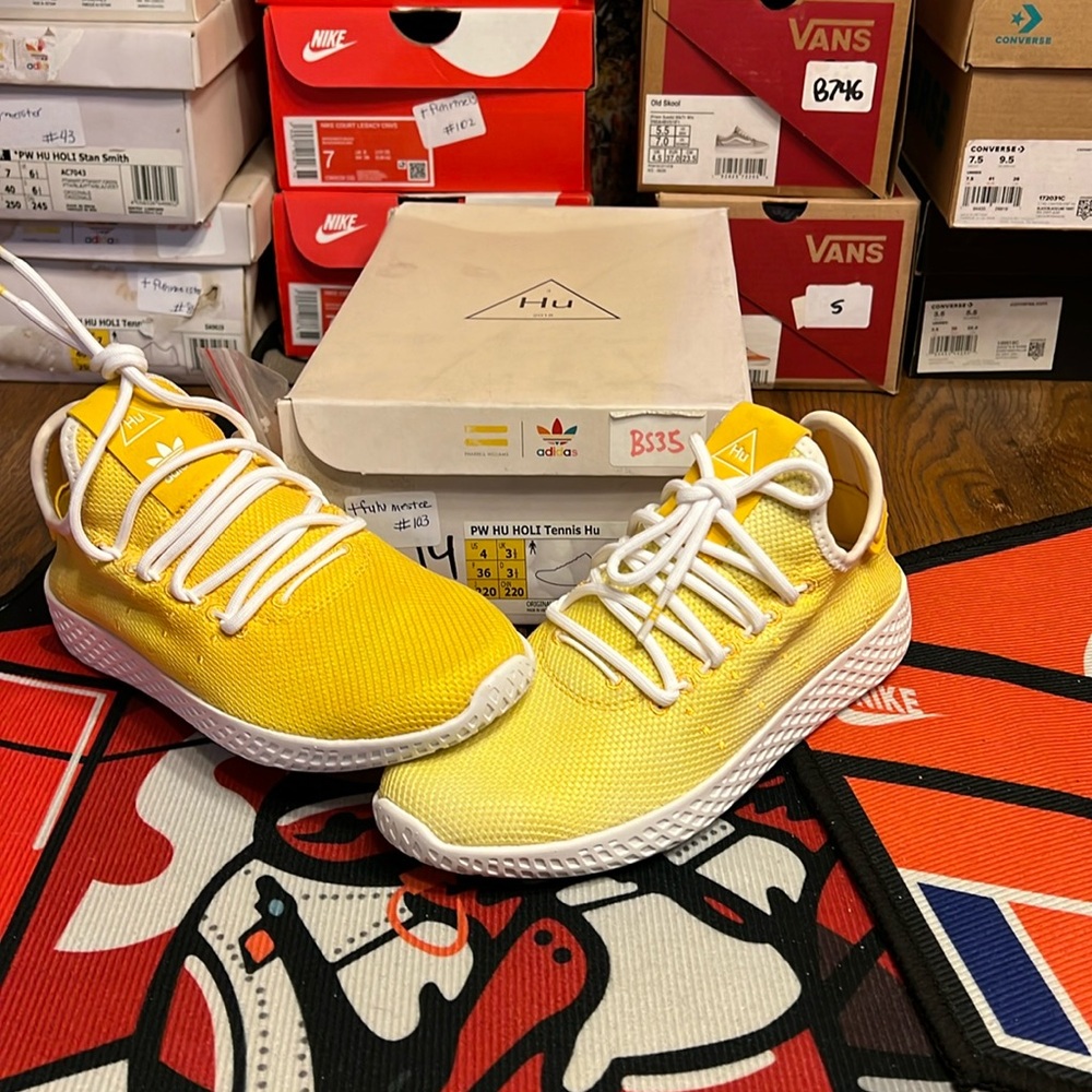 Adidas PW Size 4y/5.5w